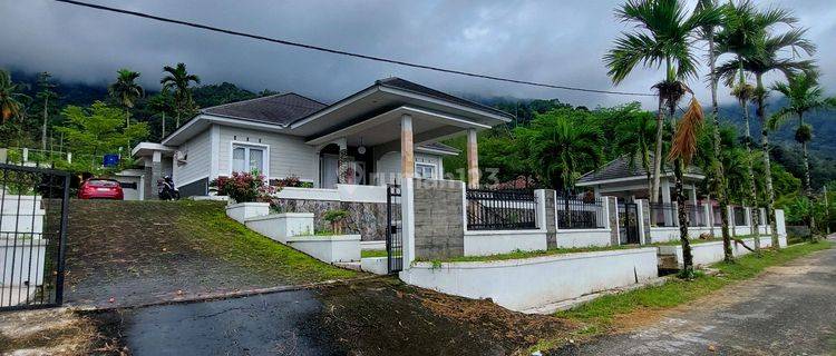 Rumah Mewah View Danau Maninjau 1