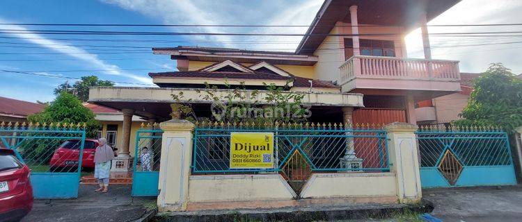 Rumah 2 Lantai Dekat Pasar Siteba Komplek Kodam 1