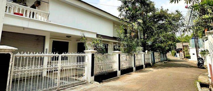 Turun Harga •
rumah 1,5 Lantai Siap Huni Di Kemang 1