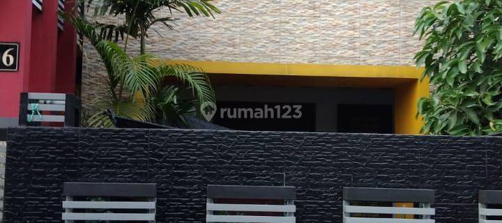 Rumah Dengan Tanah Luas  Lokasi Strategis Nego Sampai Deal! 1