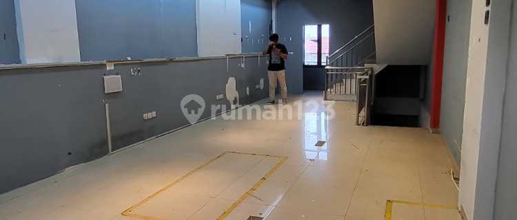 Ruko Bagus 4 Lantai di Jalan. Abdullah Syafei Jakarta Selatan 1