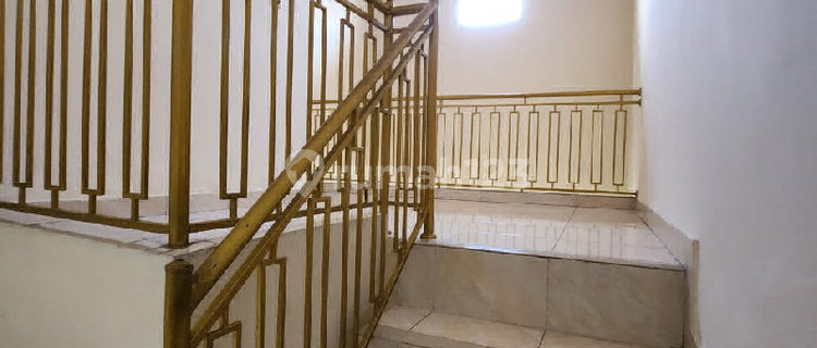 Disewakan Rumah 2Lantai Dikomplek Pelindo Jakarta Utara 1