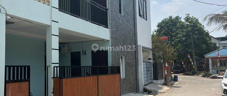 Dijual Rumah Kost 18 Kamar 2 Lantai di Bumi Puspitek Asri Serpong. Yl Efb 1