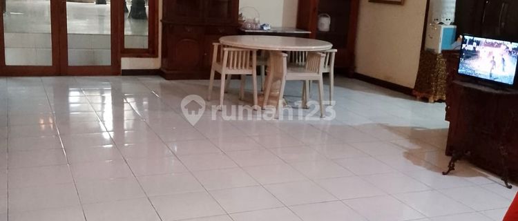 Rumah Nyaman 2 Lantai Lokasi di Setra Duta 1