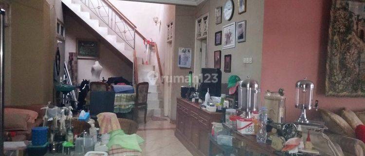 Rumah Kosan Lokasi Strategis di Gatot Subroto 1