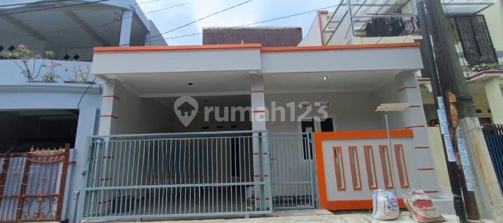 Rumah Siap Huni Lokasi di Pujasera Harapan Indah 1, Bekasi 1