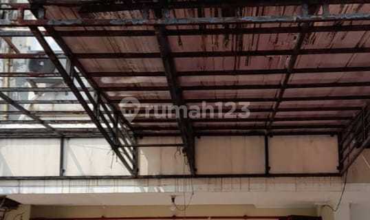 3-Story Ready-to-Use Shop House in Harapan Indah Regency, Bekasi 1