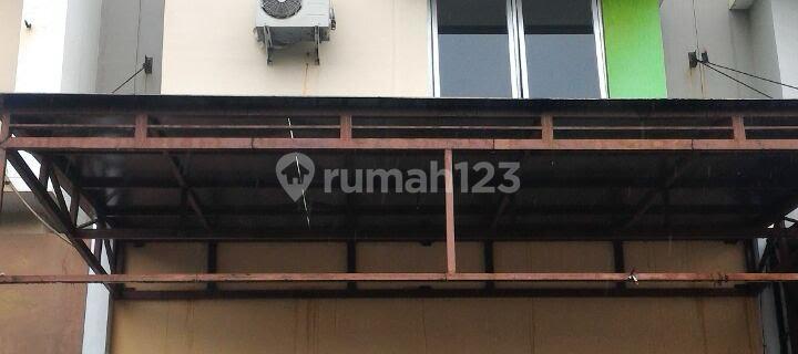 For Rent Ready-to-Use Shop House in Premium Area Harapan Indah Bekasi Busy Location 1