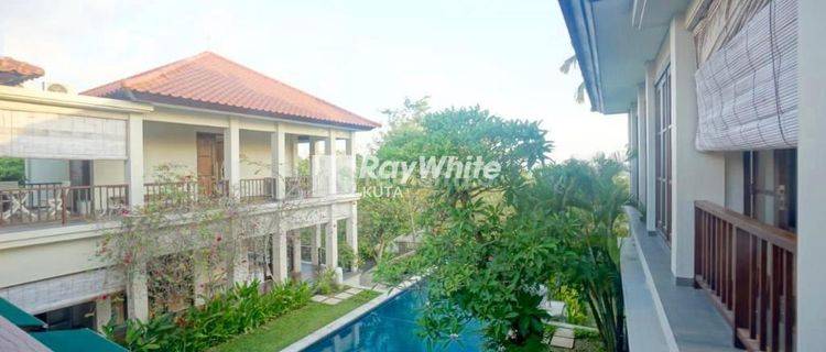 Dijual Villa Cantik 6 Kamar Dekat Pantai Jimbaran, Badung 1