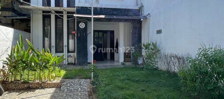 Dijual Rumah 3 Lantai Unfurnished di Sanur Kauh, Denpasar 1