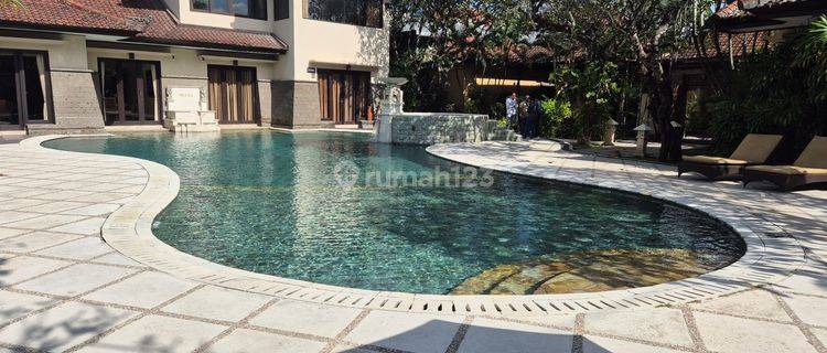 Dijual Tanah 21 Are Bonus 5 Villa Cantik di Seminyak, Badung 1