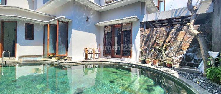 Quick Sale Well Maintained 4 Bedroom Villa With Rooftop in Central Renon 1