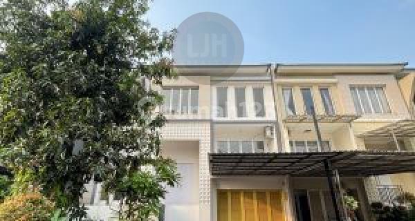 Rumah Grand Wisata 4+1 Kamar Tidur Semi Furnished view taman hanya 300m dari Mall Living World Grand Wisata Bekasi 1