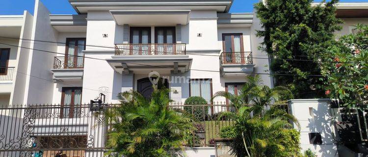 Dijual Cepat Rumah Cantik Siap Huni Lokasi Elite Pondok Indah 1