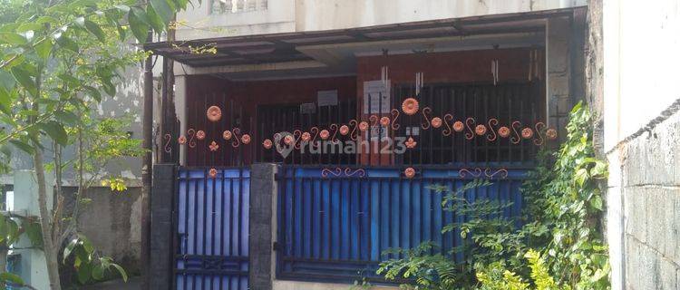 Dijual Rumah Hoek 2 Lantai Lokasi Kemanggisan 1