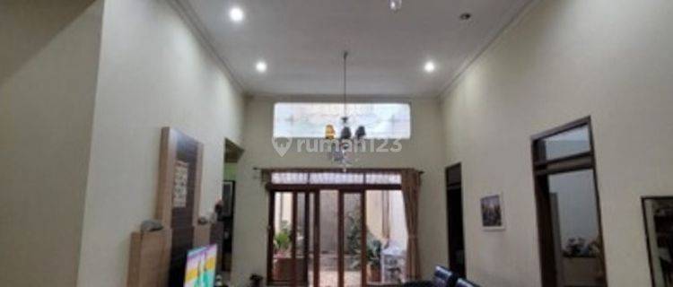 Rumah Terawat Siap Pakai di Batununggal Indah 1