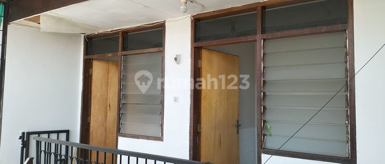 Rumah di Tengah Kota, Akses Mudah, Masuk Mobil 1
