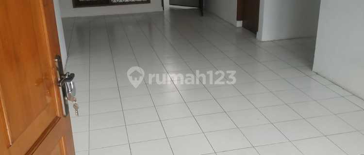 Rumah Minimalis 1 Lantai Siap Huni di Taman Kopo Indah 3 1