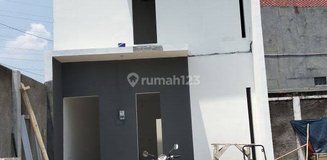 Ruko 2 Lantai Siap Huni di Dalam Cluster Dekat Tol 1