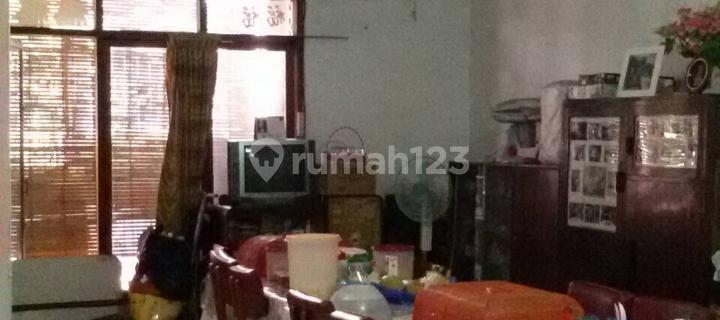 2.5-Story Boarding House in the Ciateul Area, Bandung 1