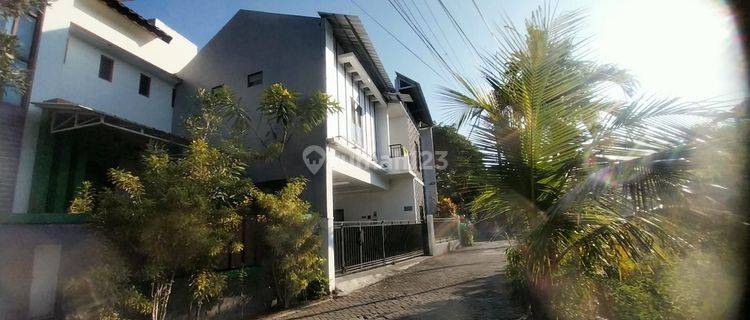 Rumah 2 Lantai legalitas SHM di Pogung Jogja  1