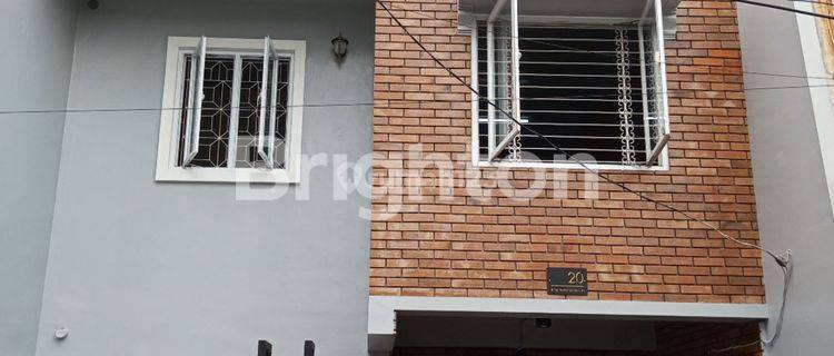 RUMAH KLASIK TERAKOTA FULLY RENOVATED TANJUNG DUREN SELATAN 6 X13 M 3 LT, 4 KT, 3 KM, CARPORT, ROW JALAN 2 MOBIL LEWAT BEBAS BANJIR 1