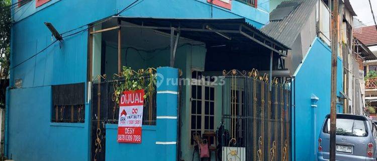 Rumah hoek harga tidak mahal di jalan Mandala - Tomang  1