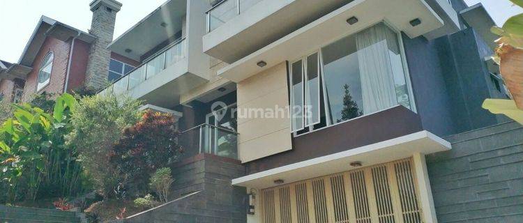 RUMAH LUX FULL FURNISH DI DAGO BANDUNG VIEW KOTA 1