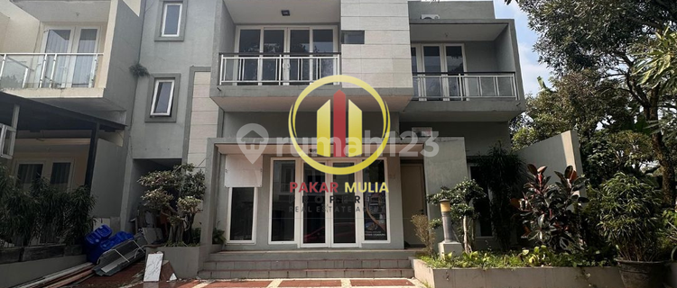 Good Ready-to-Use Shophouse 350 m2 Freehold Title Cigadung, Bandung 1