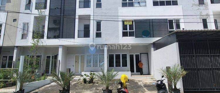 Dijual cepat Ruko 3 lantai strategis di Cengkareng, Jakarta Barat 1