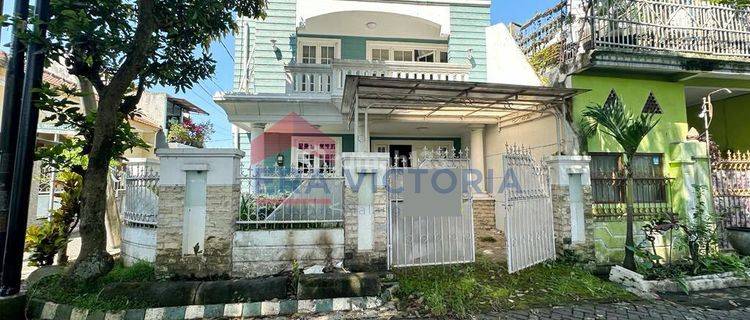 Disewakan Rumah pojok furnished  4 kamar area Sawojajar 1