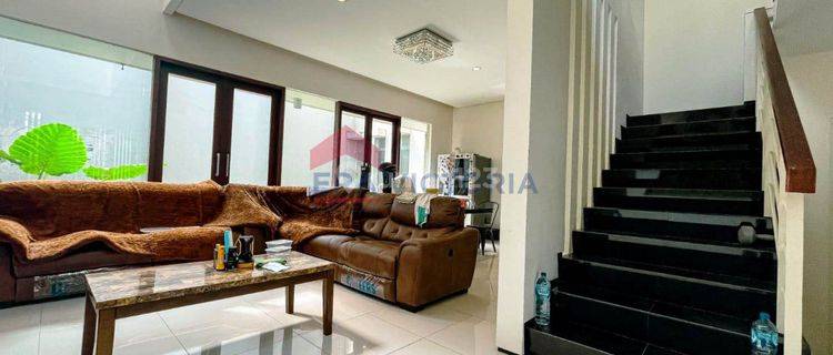 Disewakan rumah eksklusif 2 lantai full furnished di Ixora Araya 1