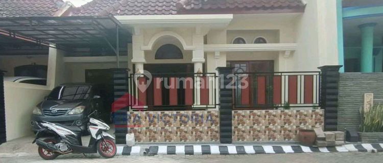 Rumah Cantik Ada Attic Room Dekat Exit Tol 1