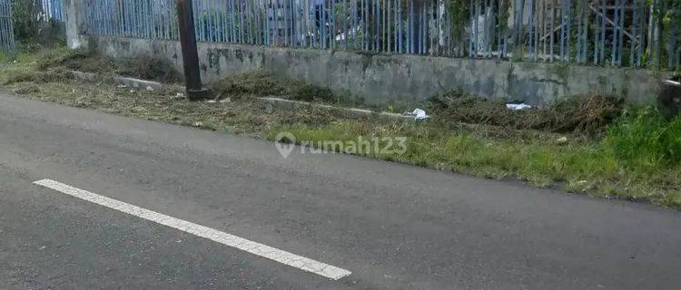 Tanah luas ada bangunan rumah dekat dg sekolah dasar kantor desa dan kantor camat dihitung harga jual tanah saja 1