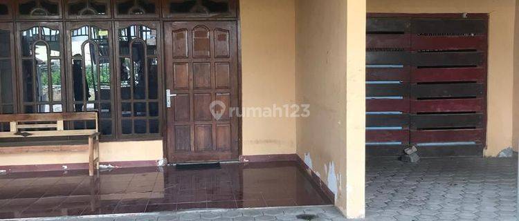 Rumah bagus di jl Raya bypas nganjuk 1