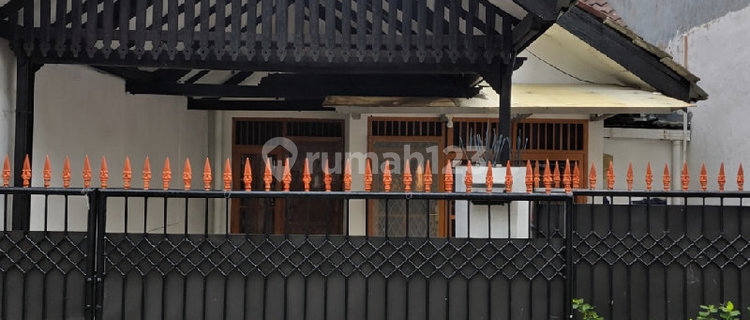 For Rent House in Pegangsaan Dua, Kelapa Gading 1