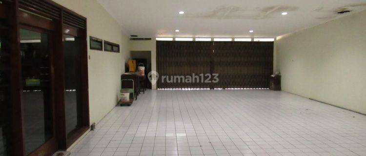 Rumah dijual ditengah kota eks showroom mobil 1