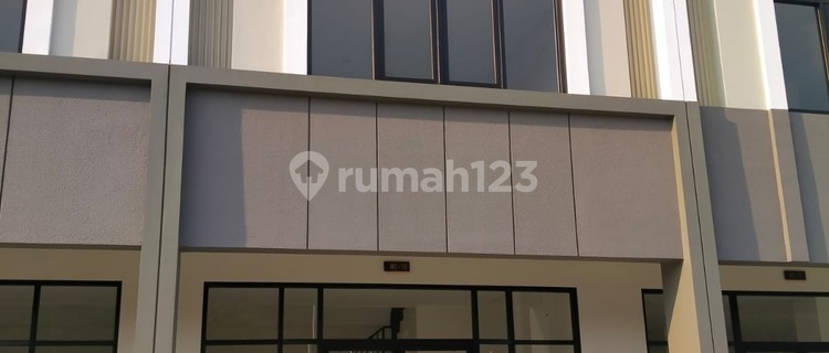 Premium Ready-to-Use Shophouse for Business in Victoria Valley Bsb 1