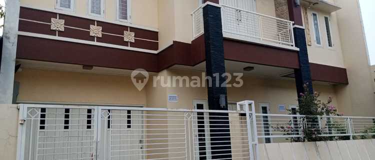 Exclusive Two-Story House for Sale at an Affordable Price in Kavling Bilimoon, Pdkelapa, East Jakarta 1