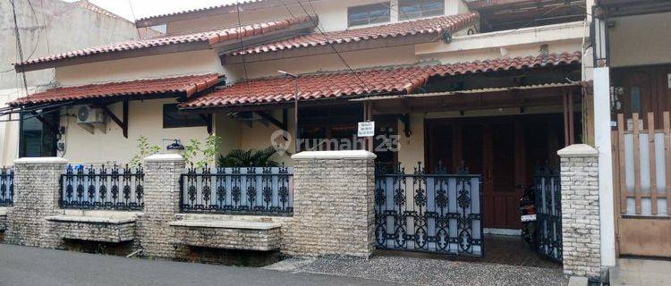 Disewakan Rumah 2 Lantai Bagus Shm Di Rawamangun , Jakarta Timur  1