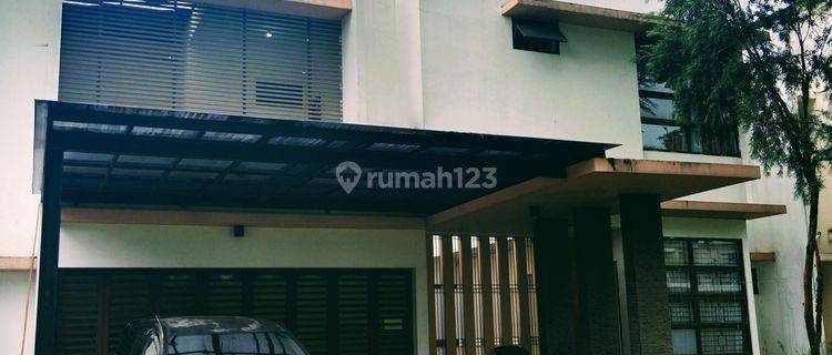 Rumah Mewah Greencove View Danau Halaman Luas 1