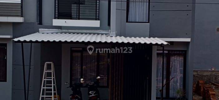 CEPAT RUMAH 2 LANTAI CANTIK & BAGUS MODERN SIAP HUNI HARGA TERJANGKAU 1