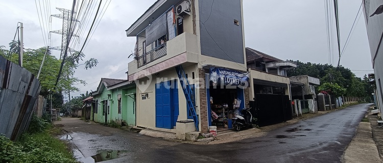 2-Story Semi-House Corner Shop, Area 26M on Serdang Kukusan Beji Street, Suitable for Business, Cash Only, 5 Minutes from Kukusan Toll Road. 1