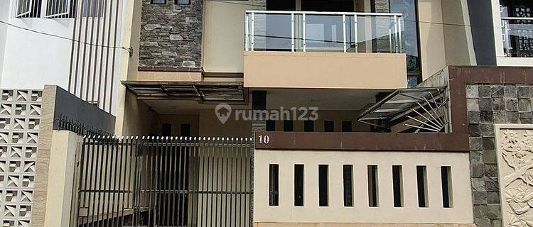 Dijual Rumah Baru Renovasi Besar 2lt di Pusat Kota Sukabumi 1