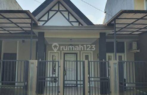 Dijual Rumah Cantik Di Komplek 1b Semi Furnished, Gading Serpong  1