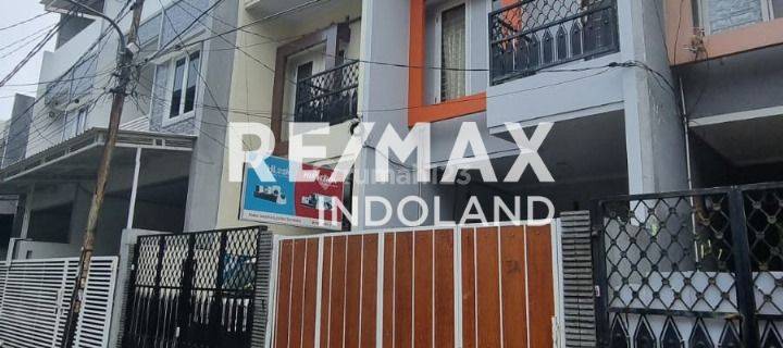 Jual Rumah Minimalis 3 Lantai Bagus  1