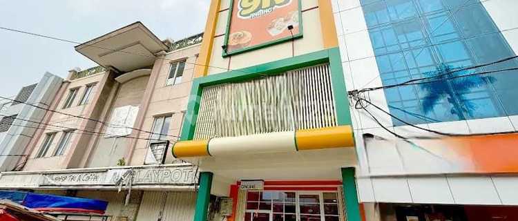 Roadside Shophouse in Green Garden, West Jakarta 1