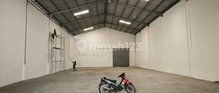 Warehouse for Rent in Gatot Soebroto Industrial Area, 1000M2, Ready to Use. 1