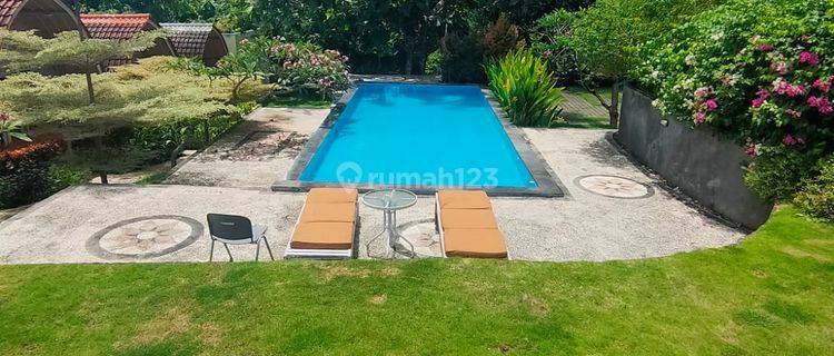 VILLA JOGLO FULLY FURNISHED WITH BIG GARDEN NEAR BALANGAN BEACH 1