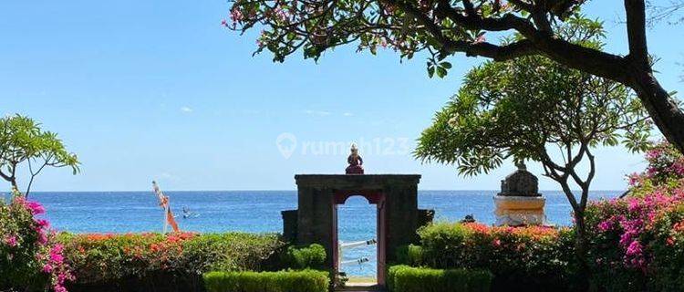 INVESTASI VILLA MEWAH DEPAN PANTAI DI AMED KARANGASEM 1